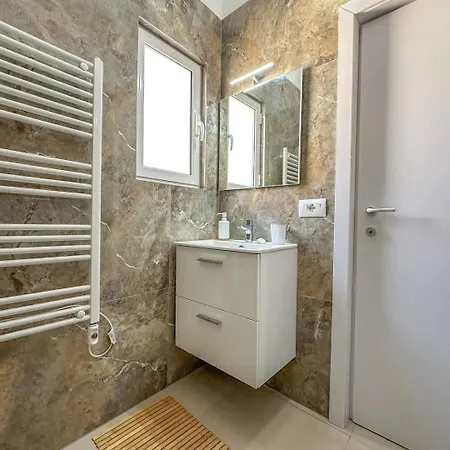 210 Grand Terrace Sun & Sea Breeze *