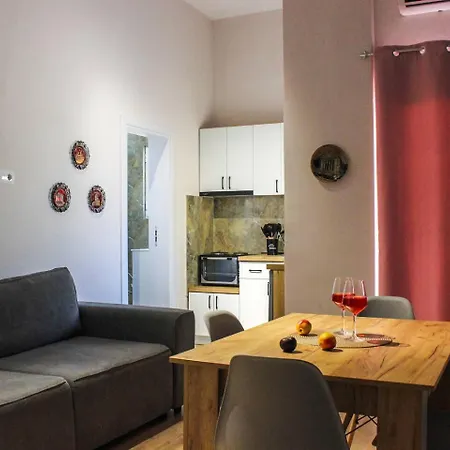 210 Grand Terrace Sun & Sea Breeze Apartment